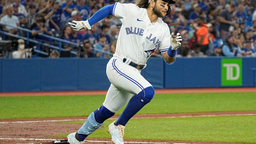 Bo Bichette Blue Jays running to first base