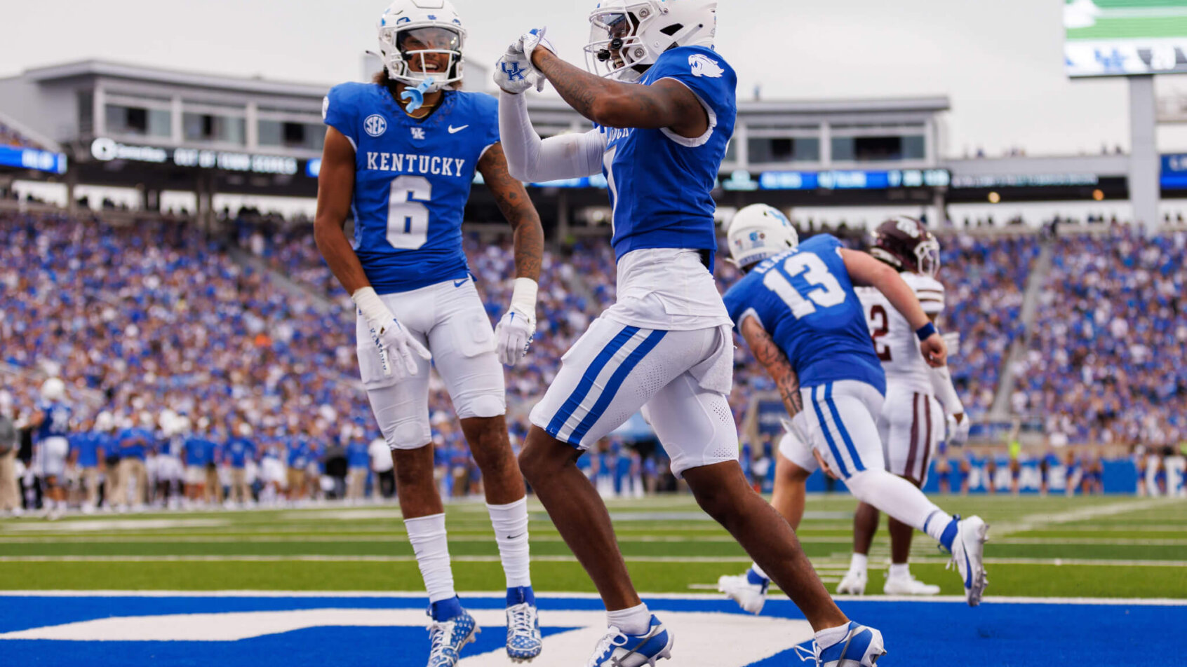 Bet on Kentucky Wildcats football with this FanDuel promo code