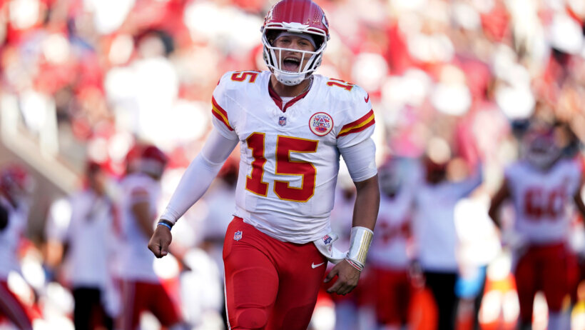 Patrick Mahomes celebrates a touchdown versus the 49ers.