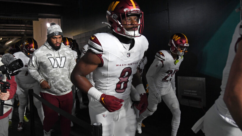 Brian Robinson in the tunnel about to run onto the field