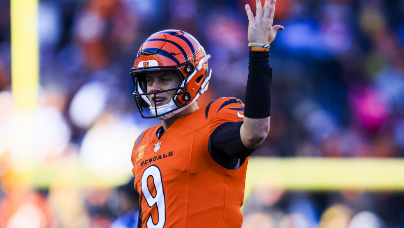 Joe Burrow reacts in the Bengals loss to the Steelers.